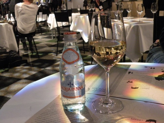 Ömsom vin, ömsom vatten