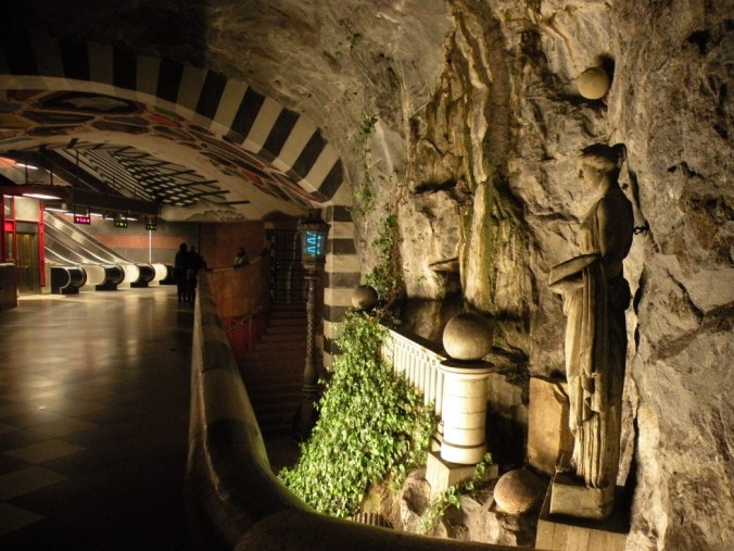 Vackert vid Kungsträdgårdens T-banestation.