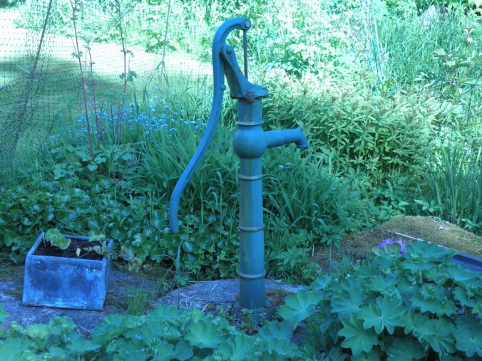 I var mans ägo i flydda tider. En sån här pump vill jag ha.