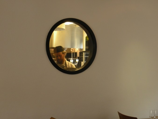 En av kockarna in action