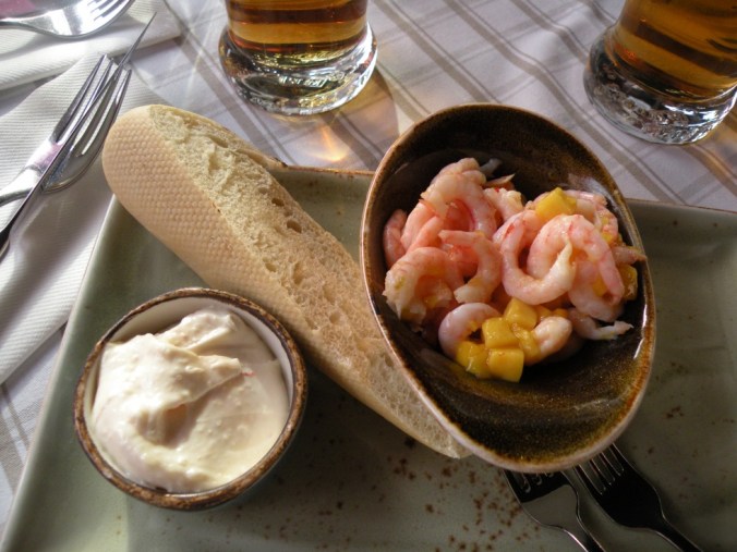 Mycket goda chili- och mangomarinerade räkor