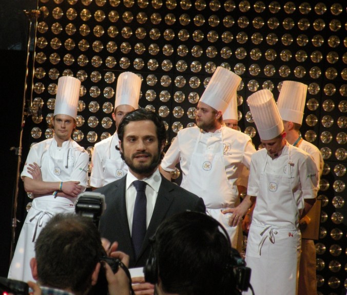 Snart avgörs det. Man kan nästan ta på nervositeten!