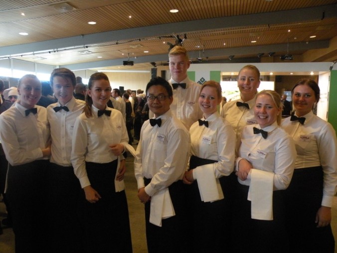 Underbart! Jag jobbar kring gymnasieungdomar dagarna i ända! Inte just dessa, men låt mig presentera: Lovisa, Jennifer, Hampus, Moa, Petter, Hanna, Alexandra, Paulina och Daniel.