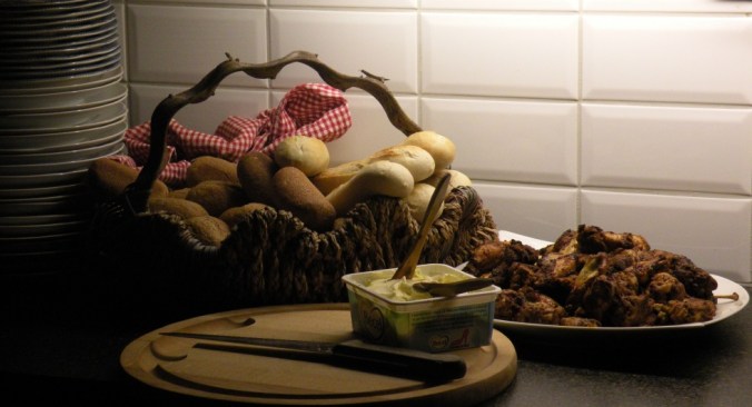 Gott bröd och kryddig kyckling