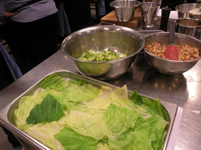 Fräsht gröna, blancherade spetskålsblad