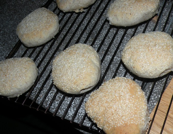 Nu ska de bara svalna och sen blir det hamburgarfest!