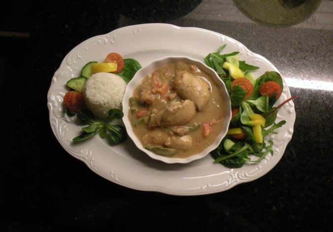 Kycklinggryta i jordnötssås