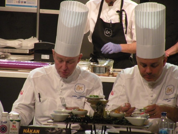 Mycket ska iakttagas när rätterna bedöms. Håkan Törnström och Stefan Karlsson