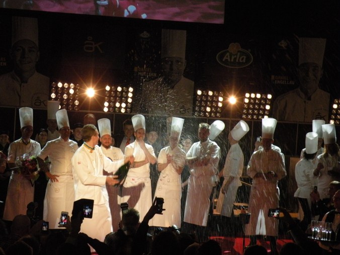 Champagne och folkets jubel!