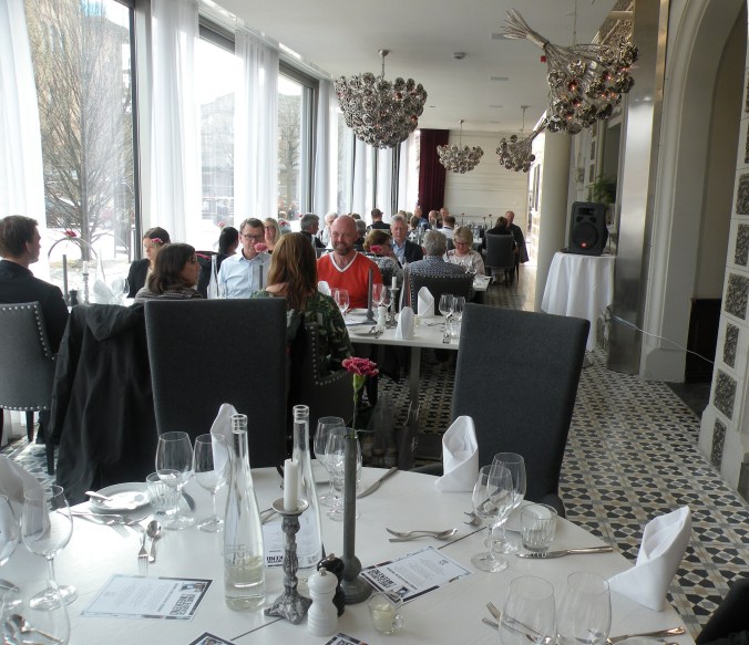 Nästan fullsatt matsal