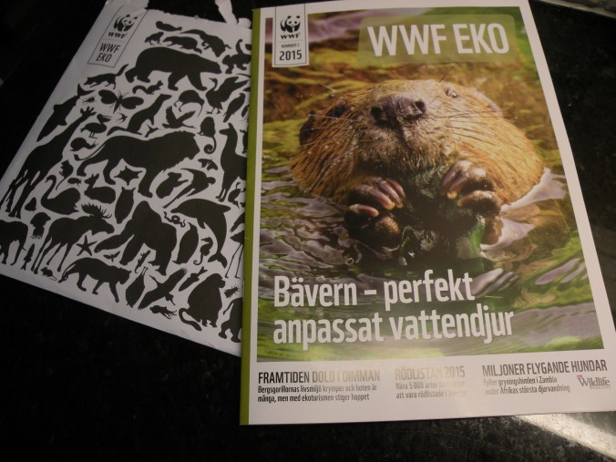 WWF:s tidning Eko och ett handskrivet kuvert
