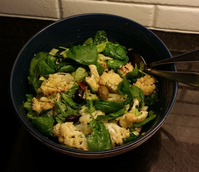 Fräsch blomkålssallad